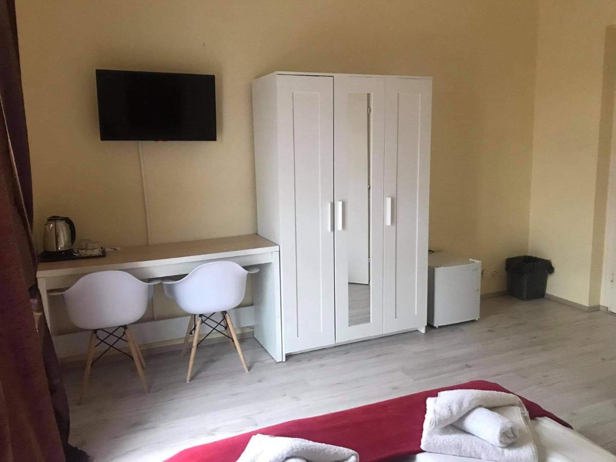 발라톤엘 Y Panzio B&B 외부 사진